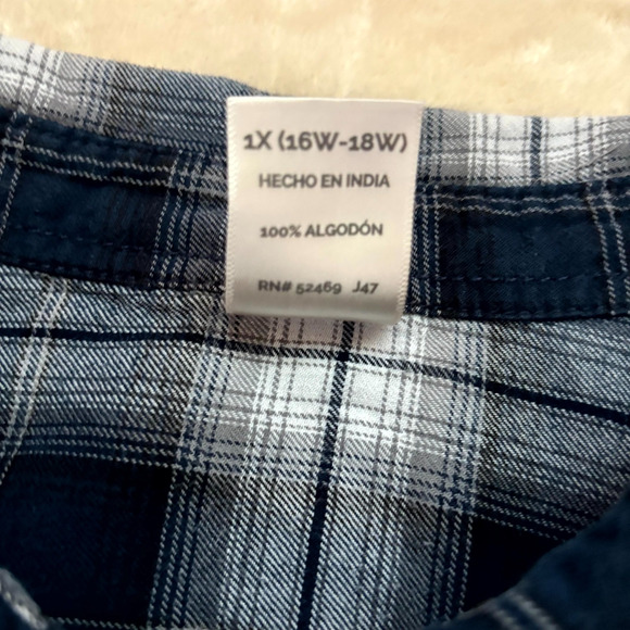 Terra & Sky Flannel Shirt Women 1X/16-18W Navy Blue Plaid Button Top Long Sleeve - Picture 3 of 6